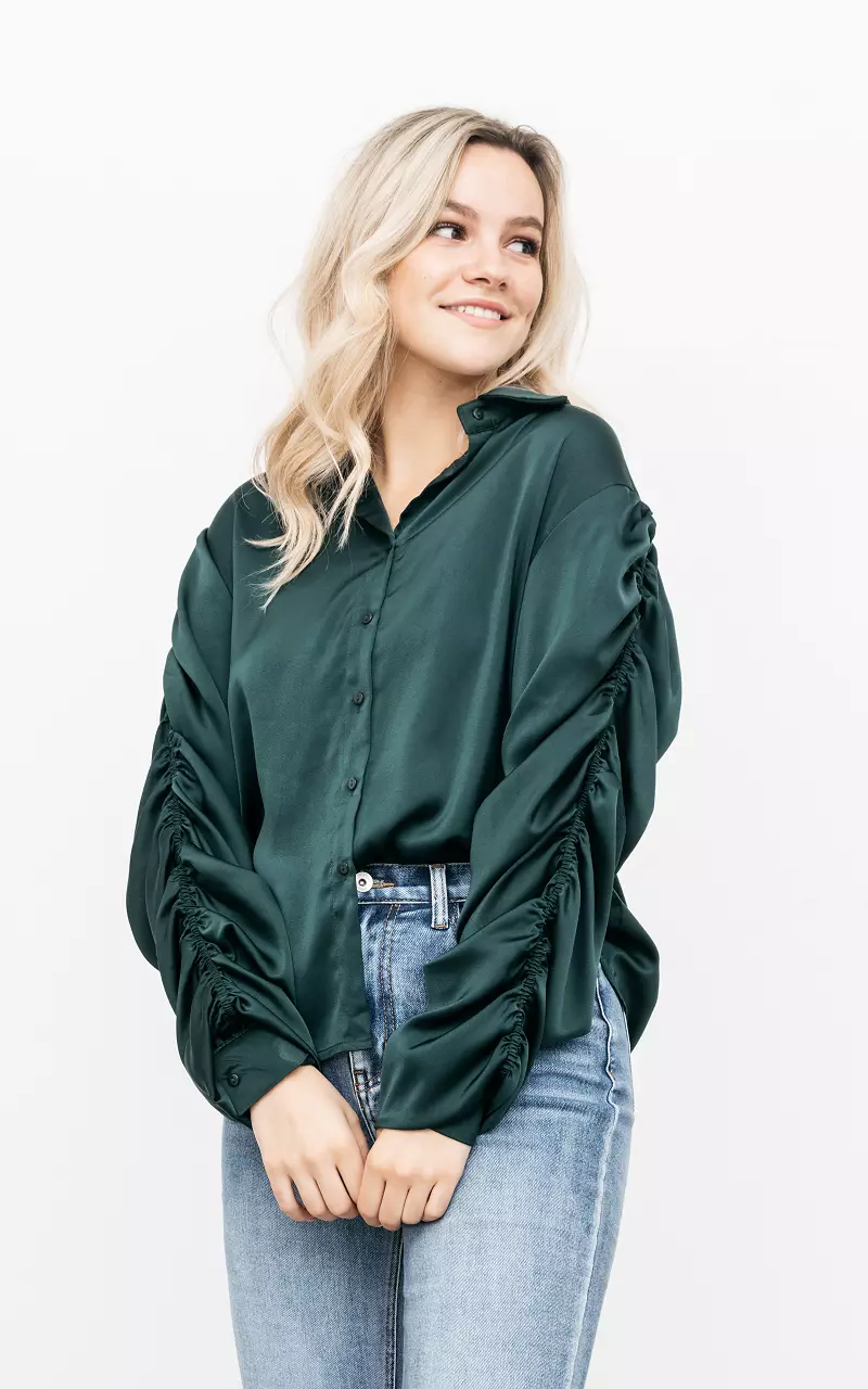 Silky blouse with ruffled sleeves Green