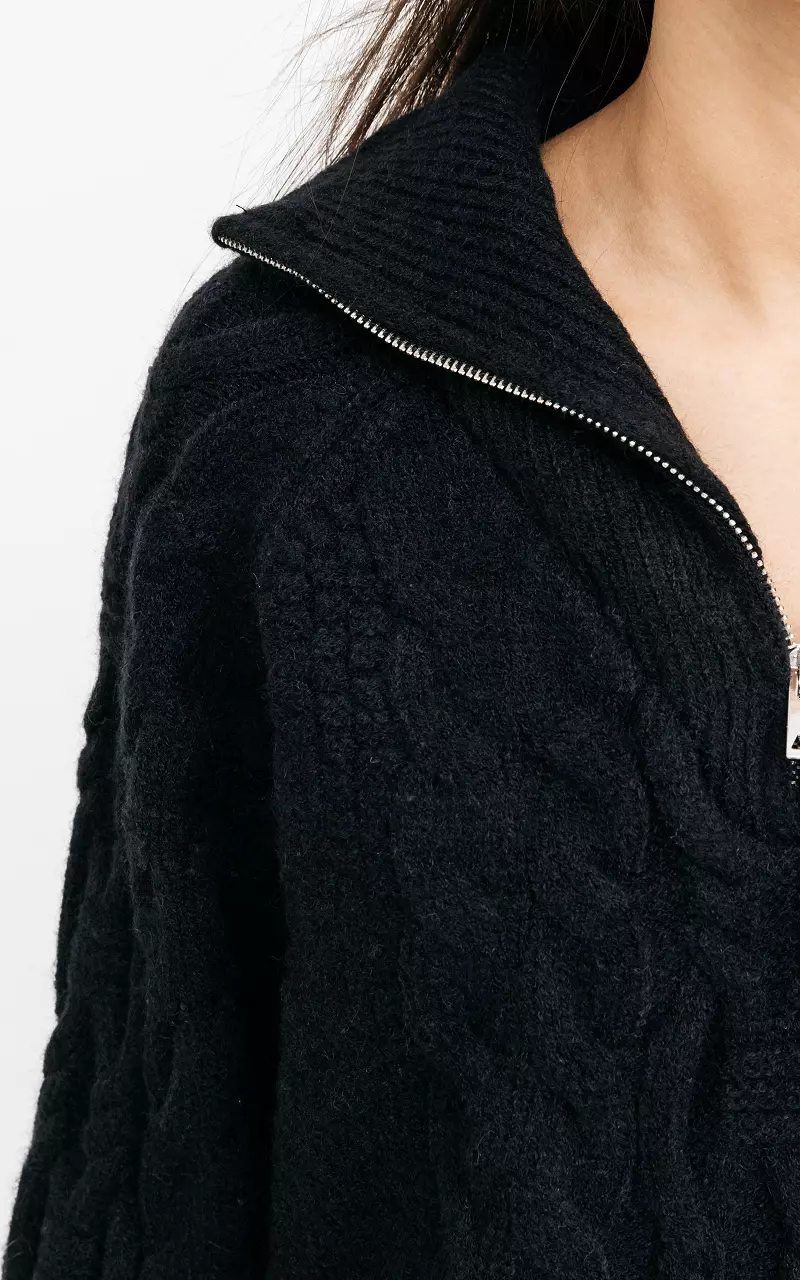 Cable knit zip-up sweater Black