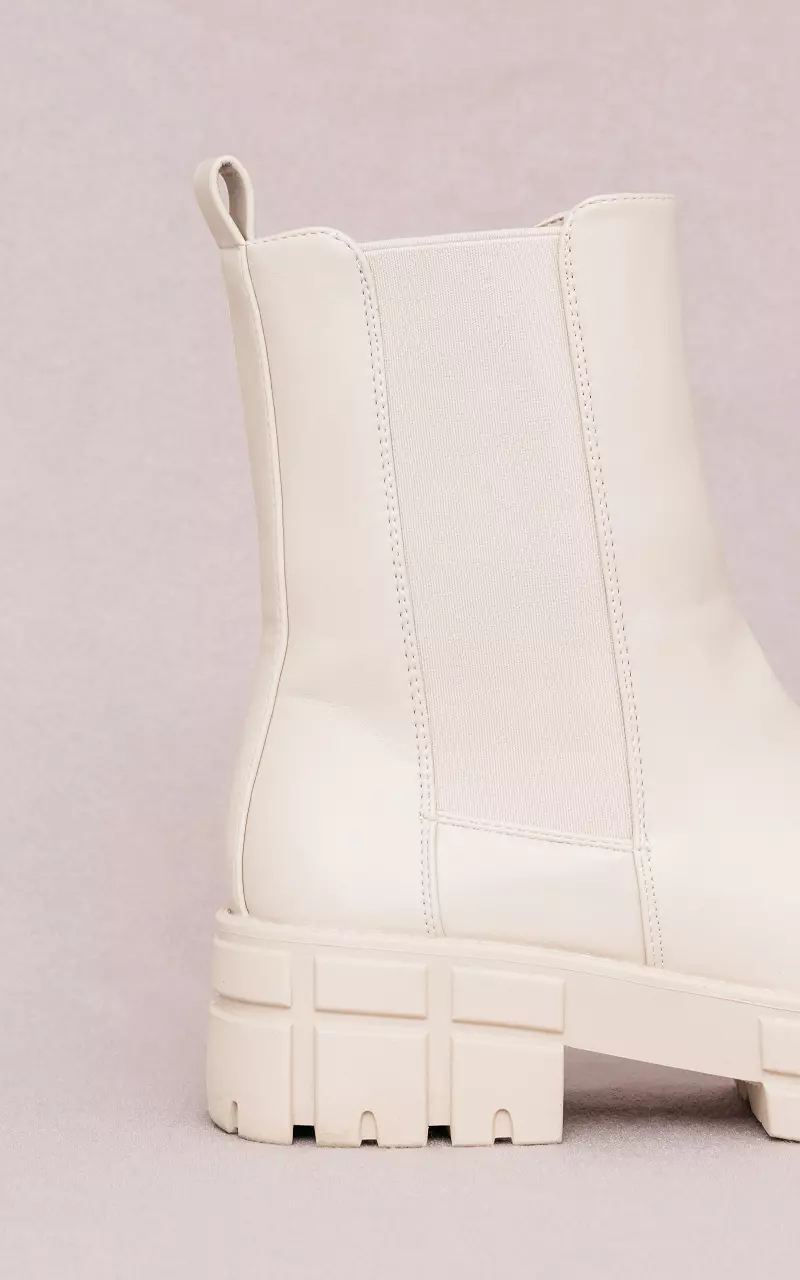 Boots with thick sole Beige