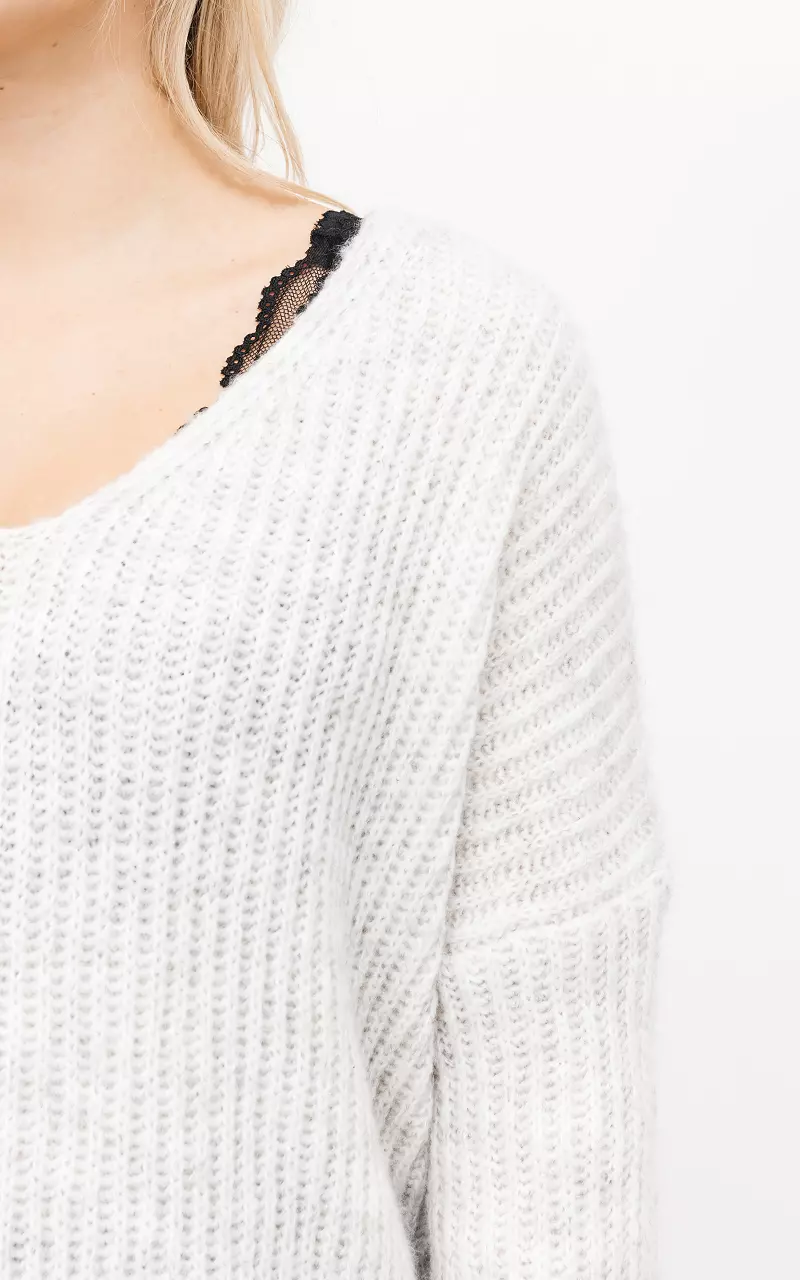 Chunky knit V-neck sweater White