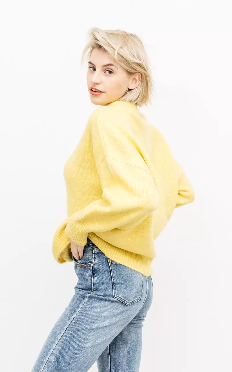 Oversized sweater with round neck Yellow