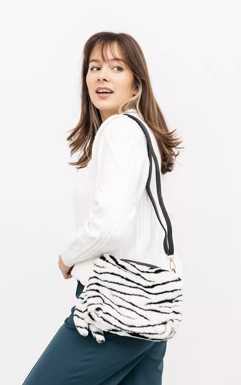 Kunstfell-Tasche im Zebra-Look Weiß Schwarz