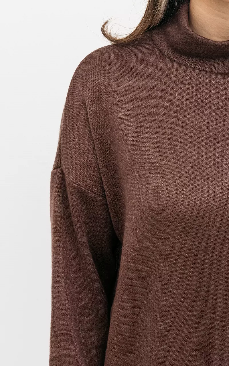 Oversized jurk met col Donkerbruin