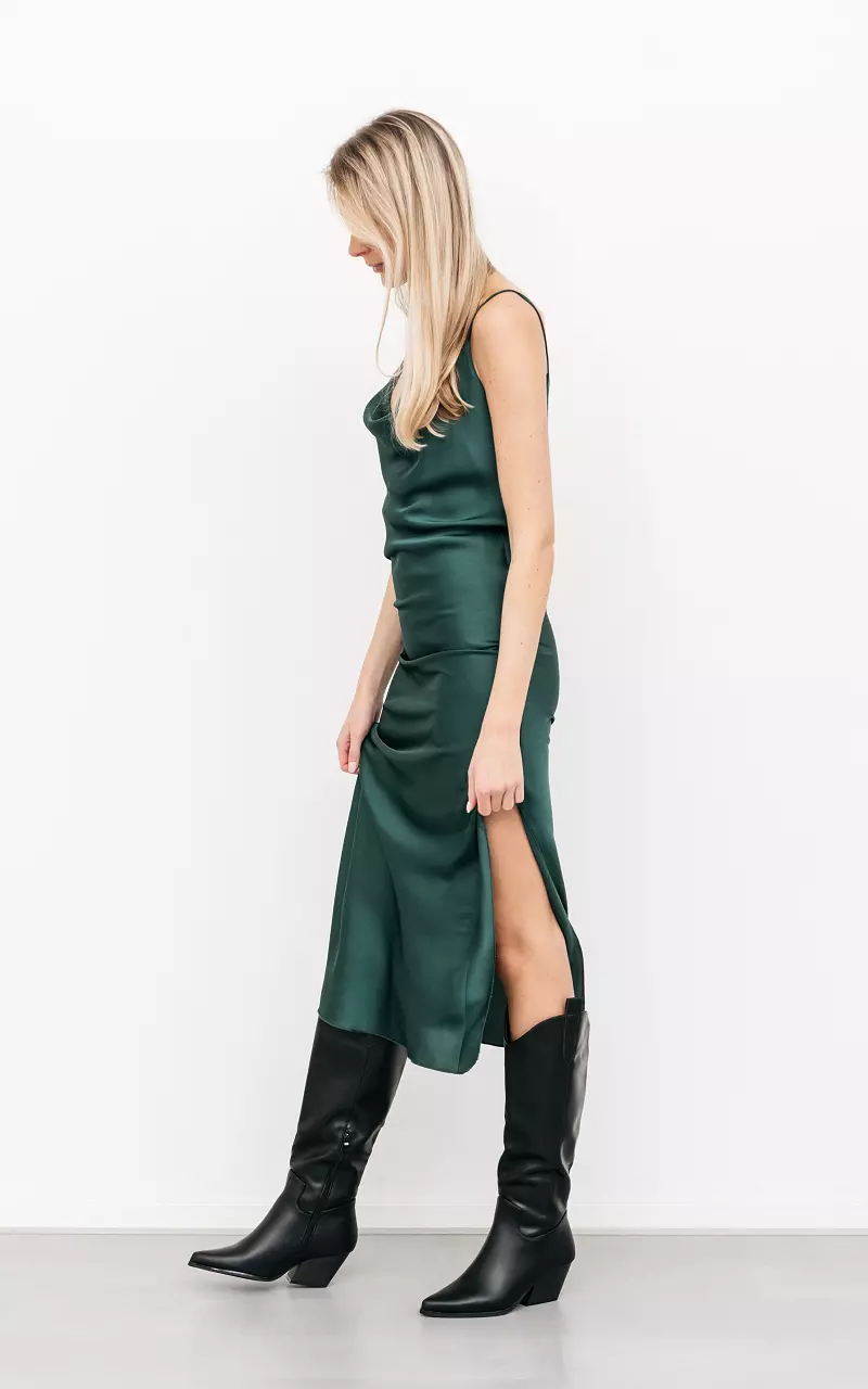 Lange silky jurk met watervalhals Groen
