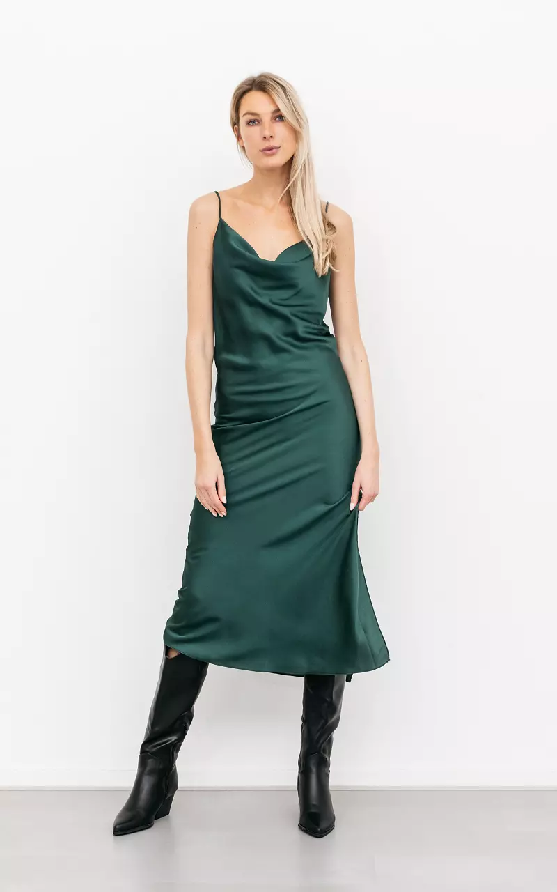 Long silky dress with waterfall neckline Green
