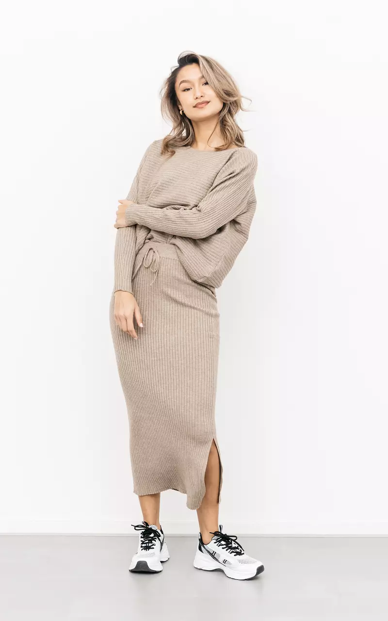 Stretchy set of sweater and skirt Taupe