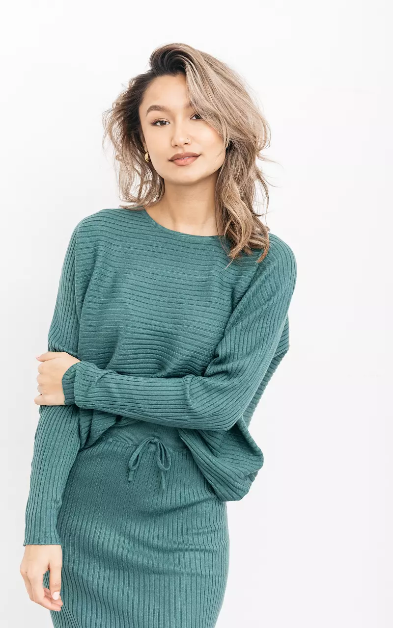 Stretchy set of sweater and skirt Green