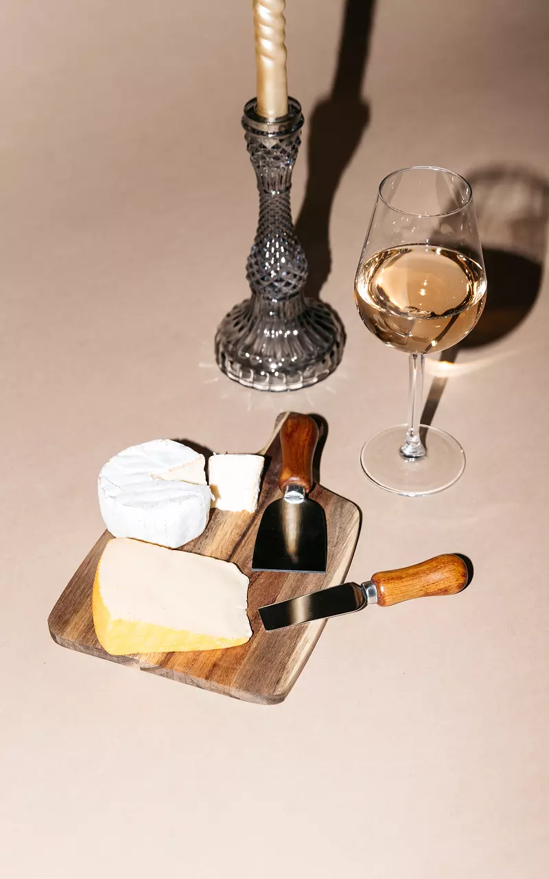 Serving board with two cheese knives Brown