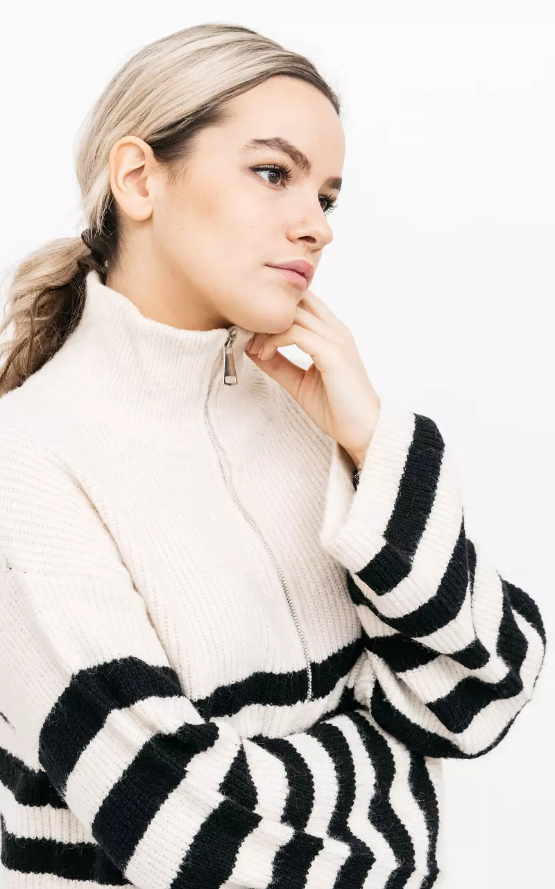 Sweater with half zip Cream Black