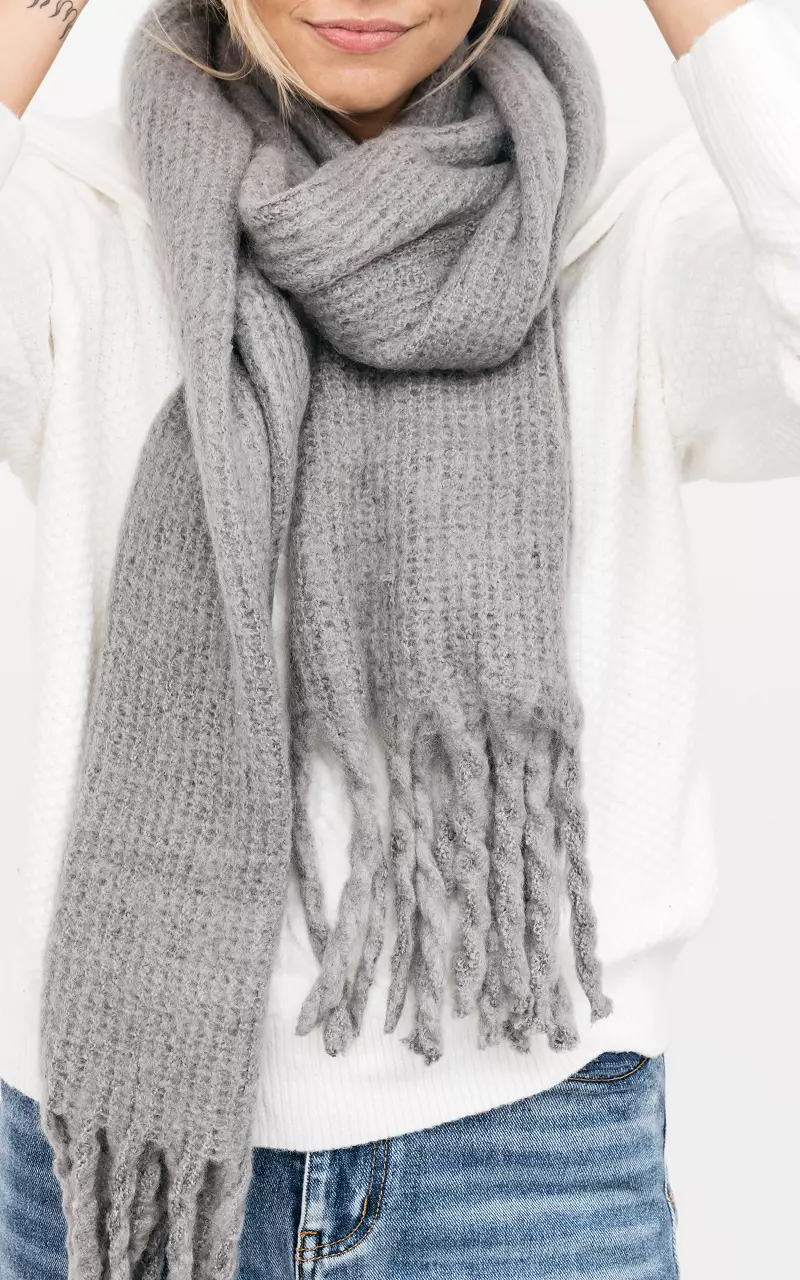 Long shawl with frills Grey