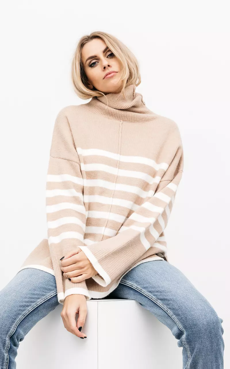 Oversized turtleneck with stripes Light Brown Cream