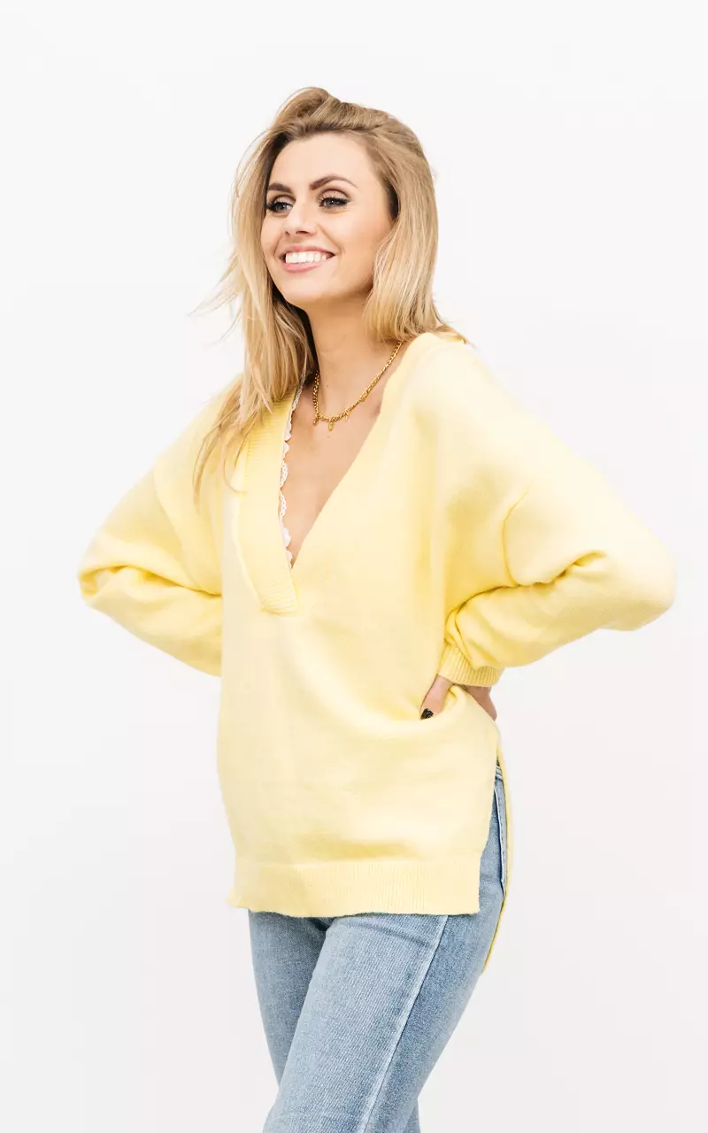 Oversized sweater with V-neck Yellow