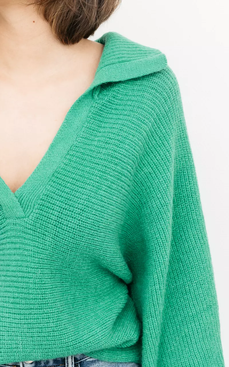 Woolly sweater with v-neck Green