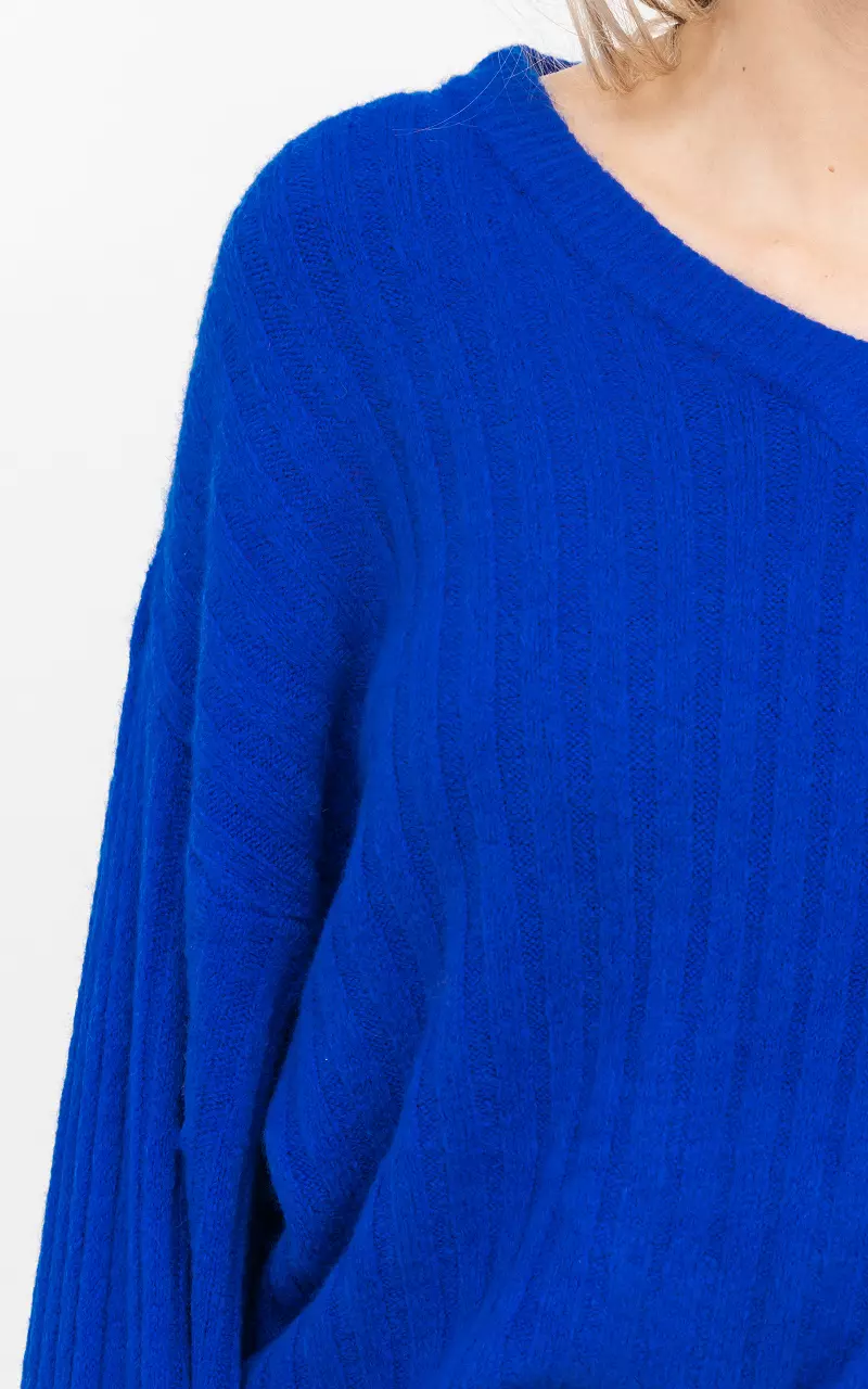 Lässiger Pullover mit V-Ausschnitt Blau