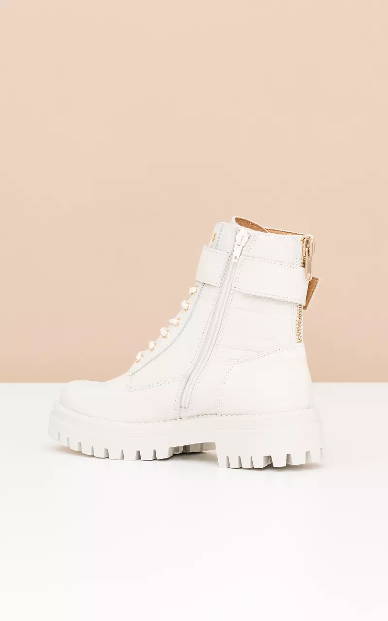 Leather boots with gold-coated details Cream