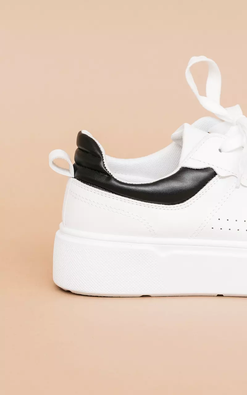 Sneakers with high soles White Black