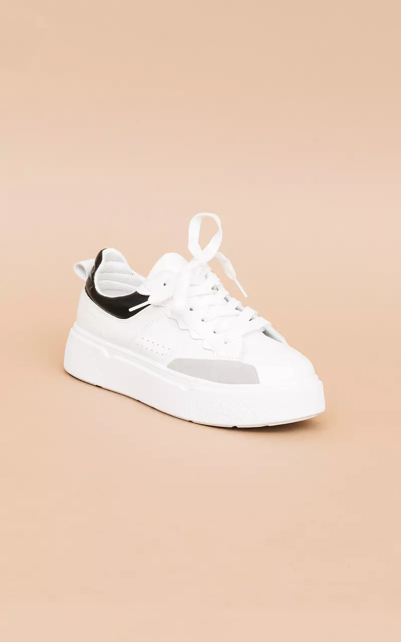 Sneakers with high soles White Black