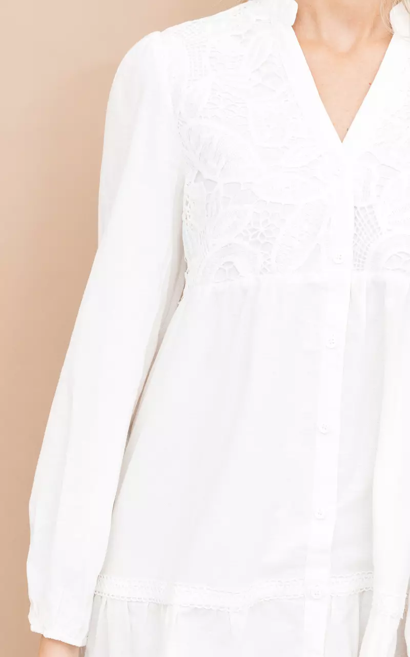 Niedliches Kleid mit Spitzen-Details Weiß
