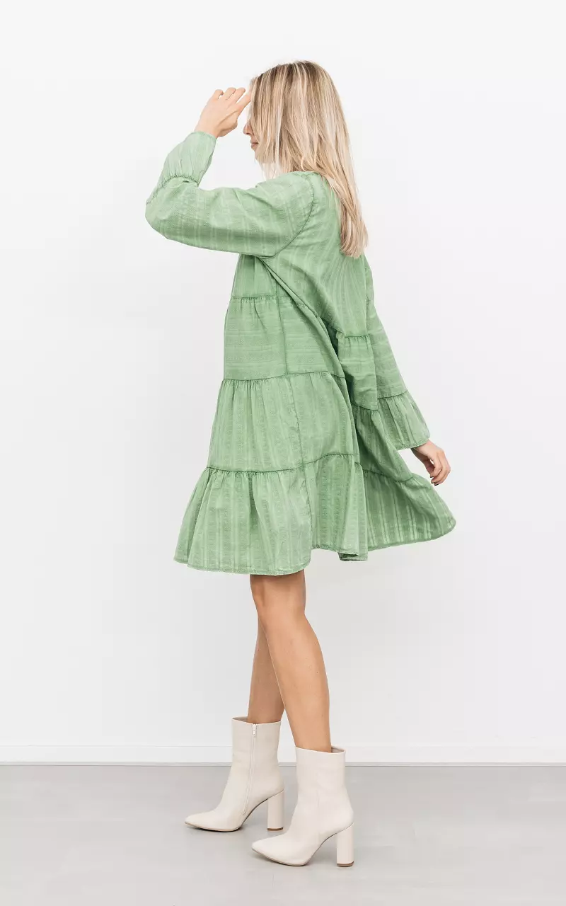 Lockeres Kleid mit Süßwasserperlen-Knöpfen Hellgrün