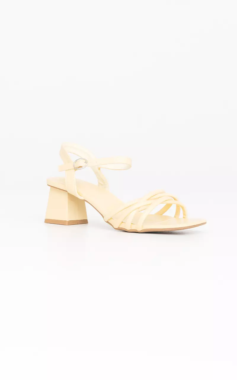 Heels with squared nose Yellow