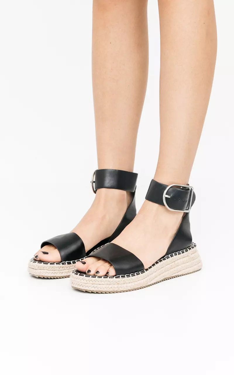 Sandal with braided sole Black