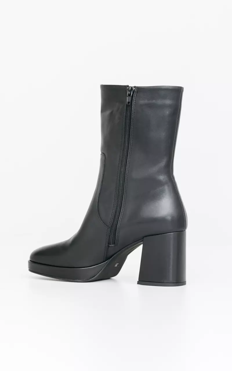 High boots with block heels Black