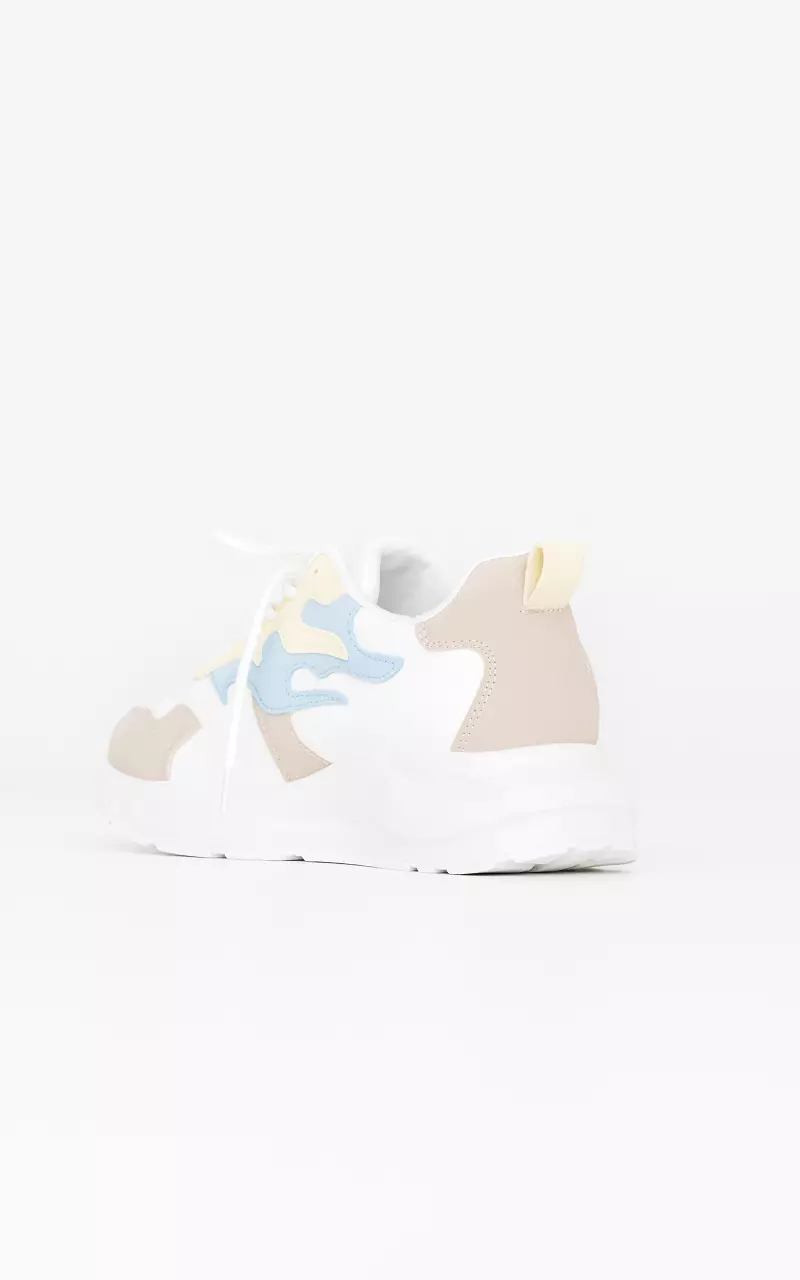 Pastell-Sneaker mit dicker Sohle Weiß Beige
