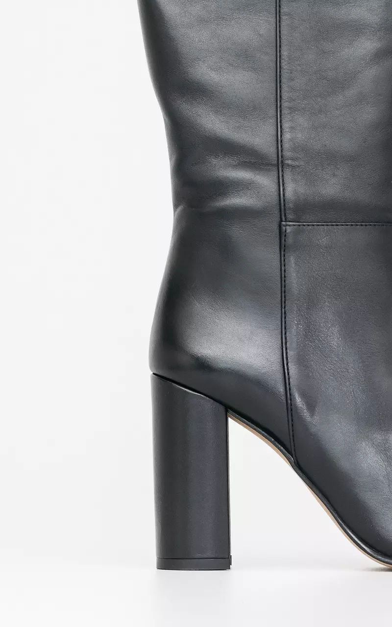 High leather boots with zip Black