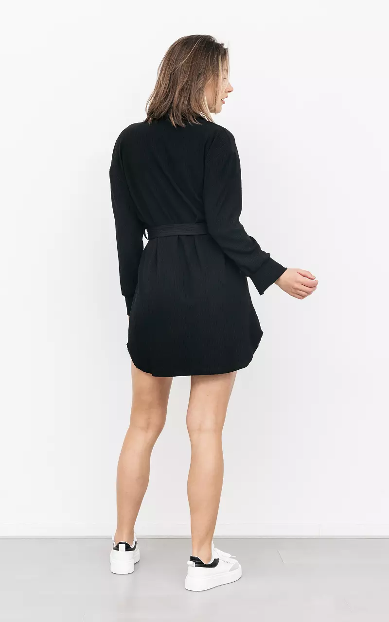Kleid mit Gürtel Schwarz