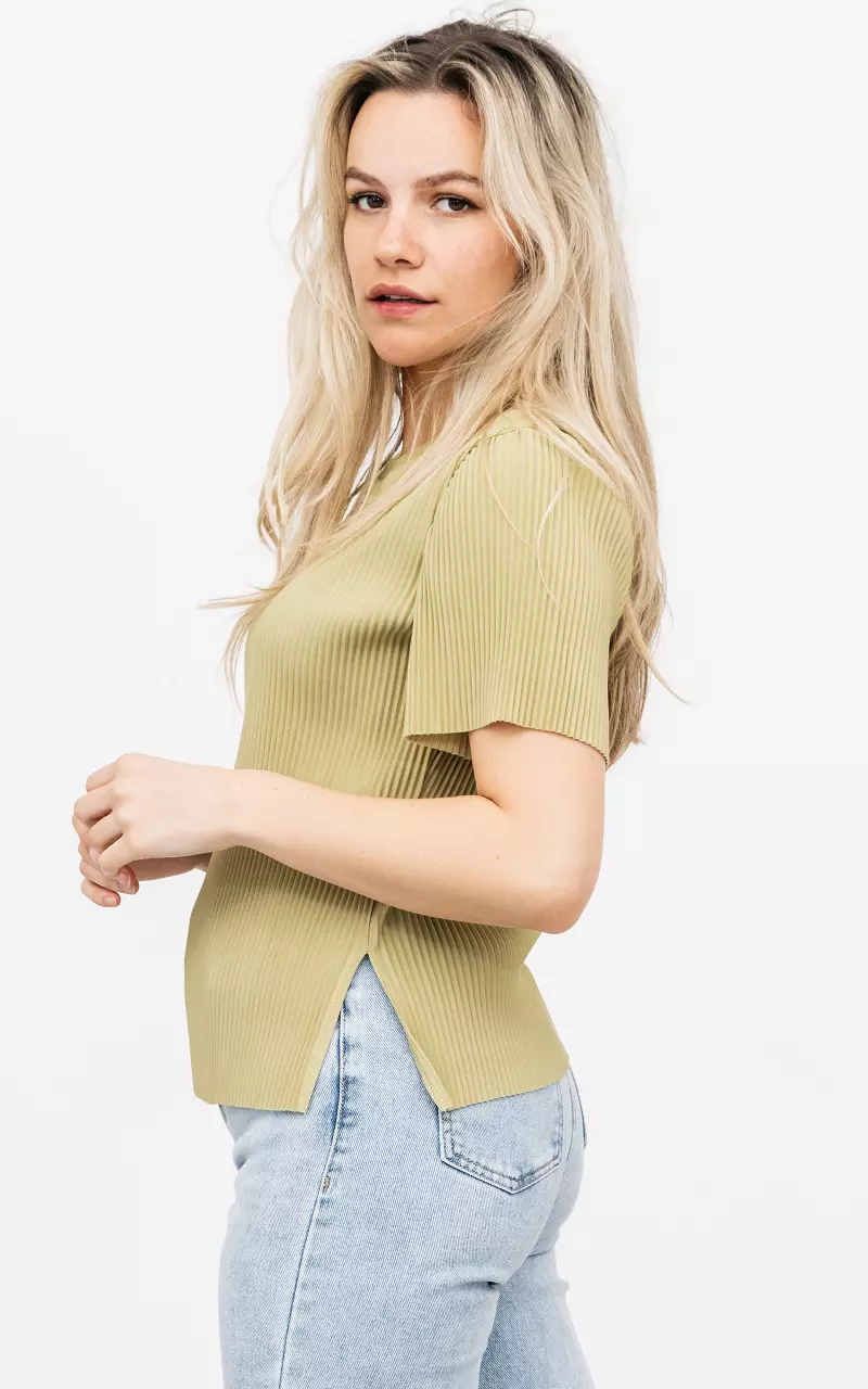 Pleated top with short sleeves Light Green