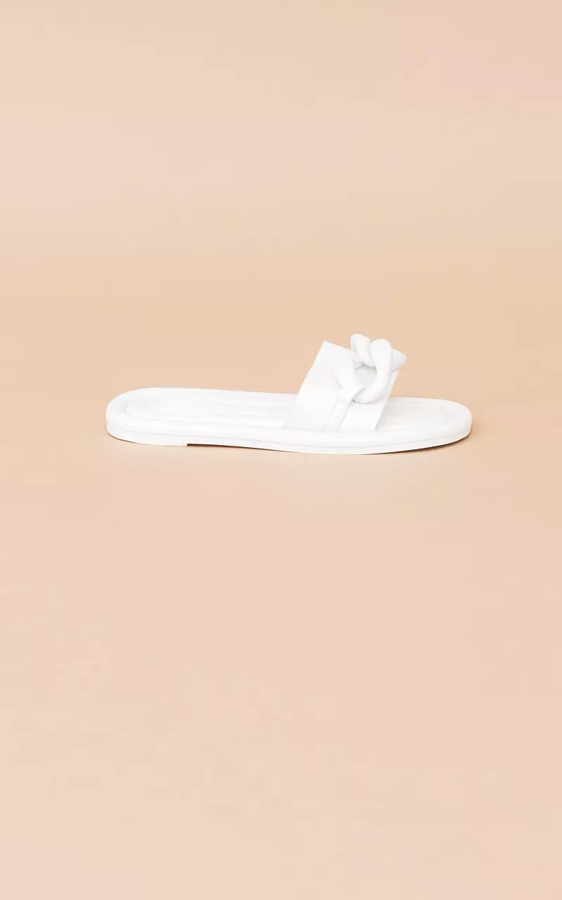Flip-flops with soft footbed White
