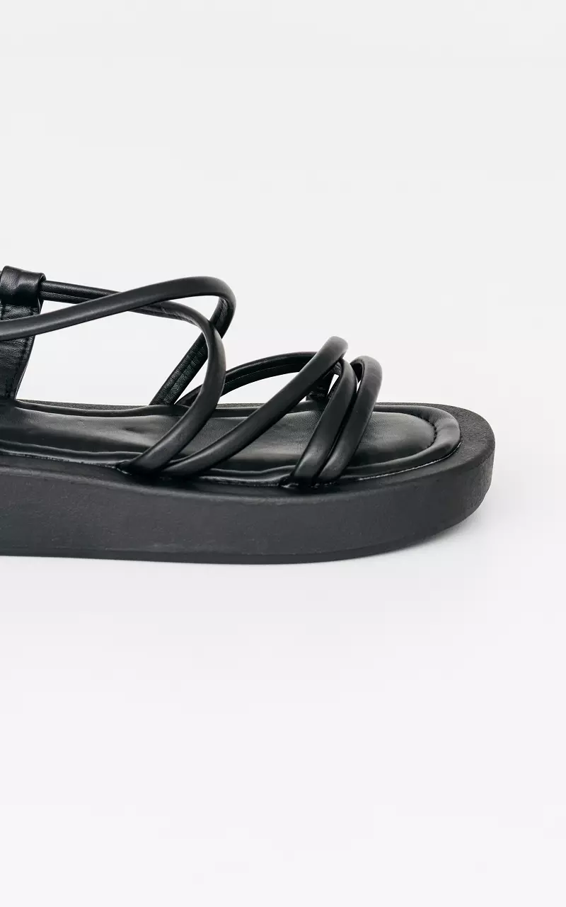 Flip-flops with straps Black