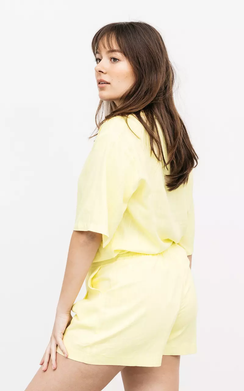 Cotton shorts with side-pockets Yellow