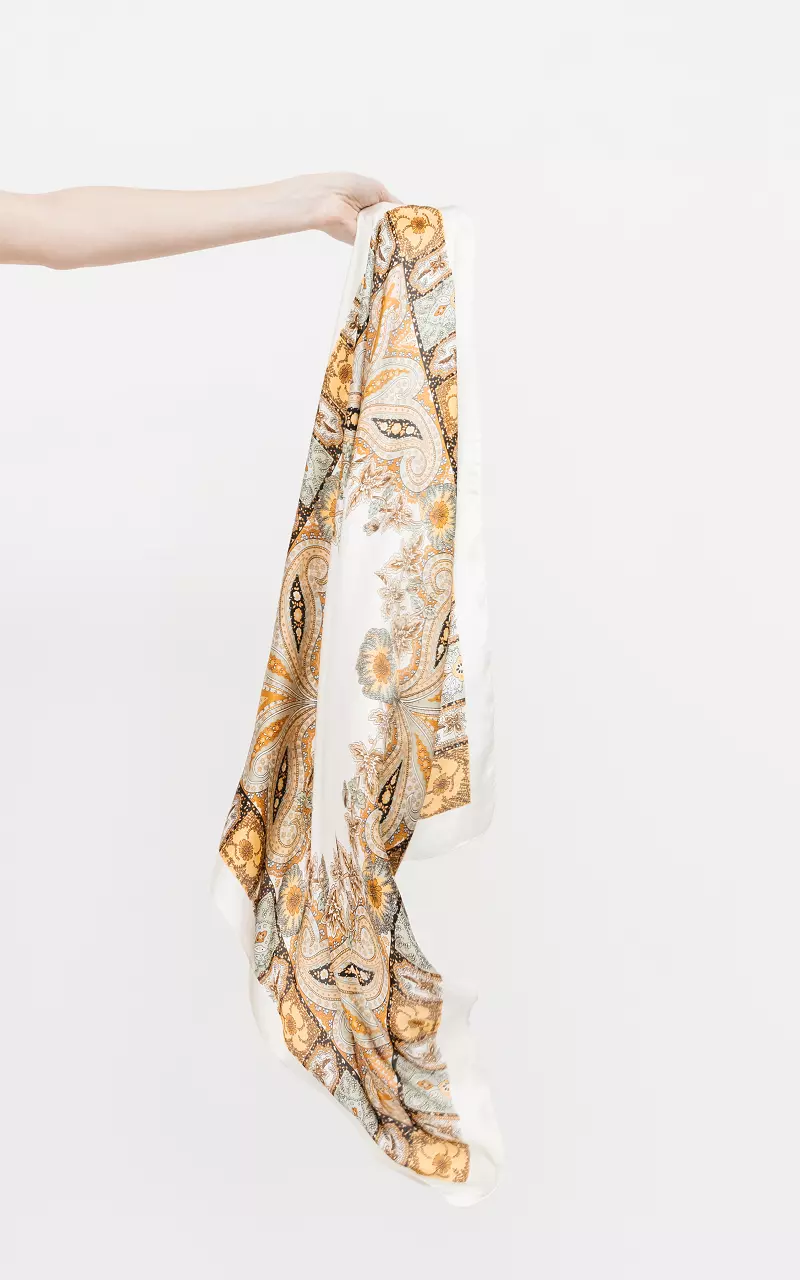 Satin-look scarf with print Cream