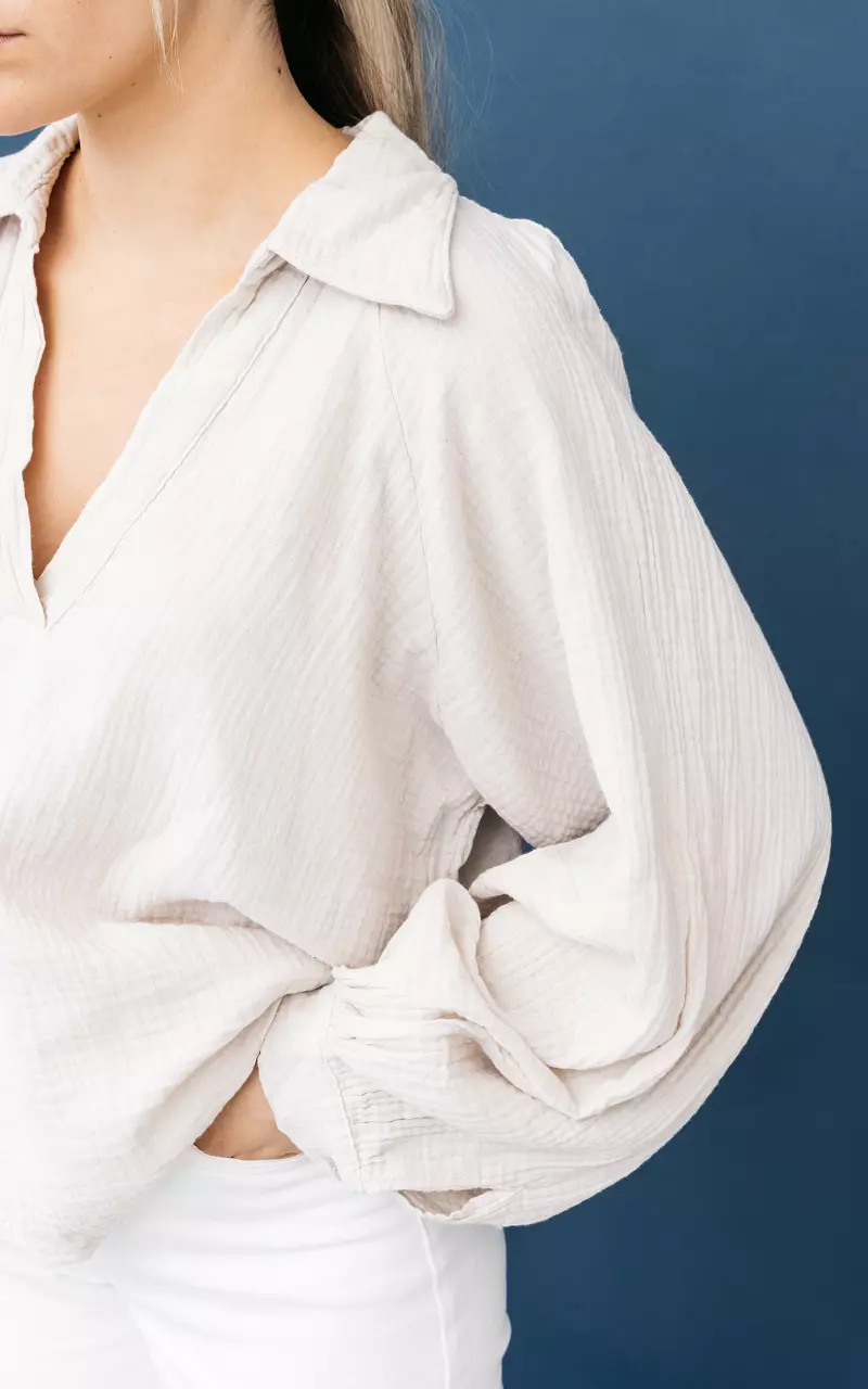 Katoenen blouse met v-hals Beige