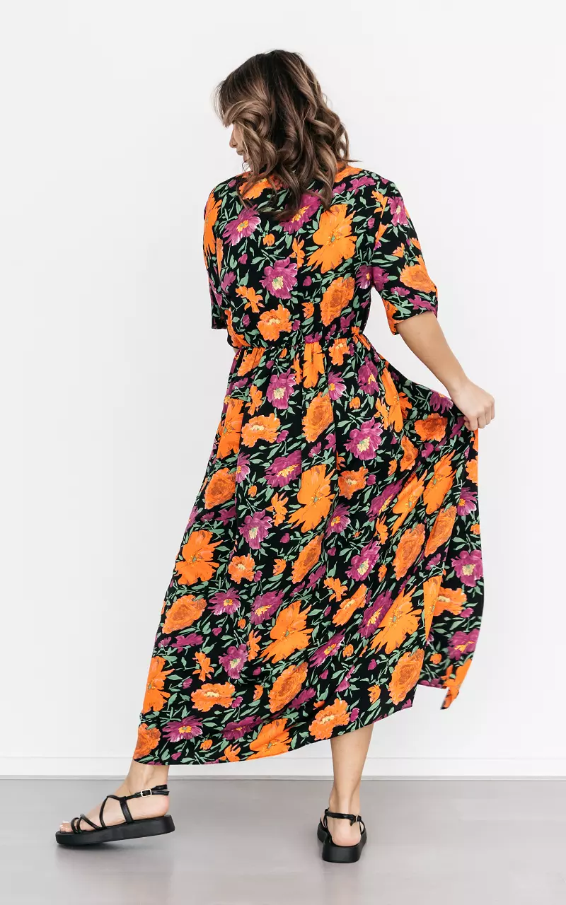 Maxi jurk met bloemenprint Zwart Oranje