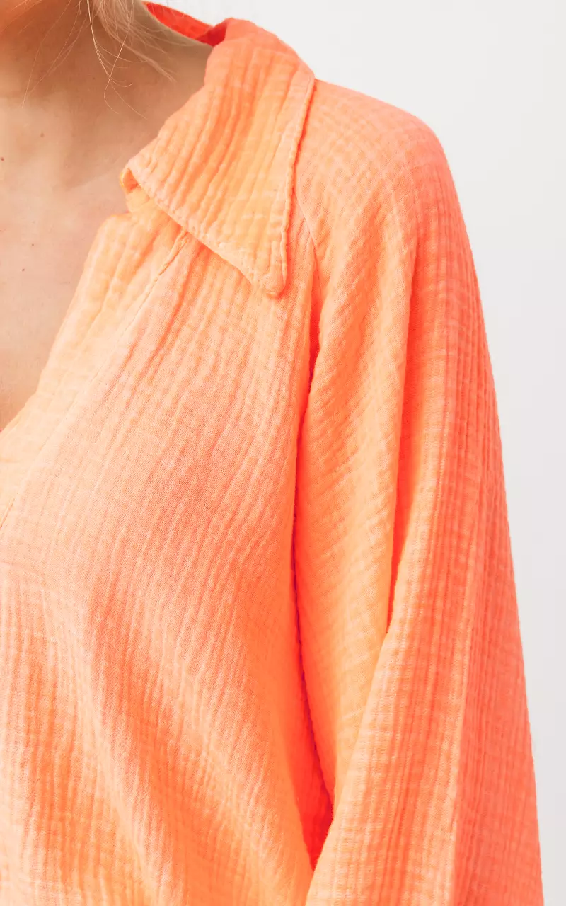 Cotton blouse with v-neck Salmon