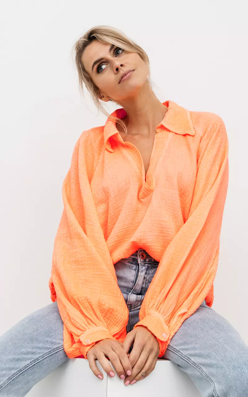 Cotton blouse with v-neck Salmon