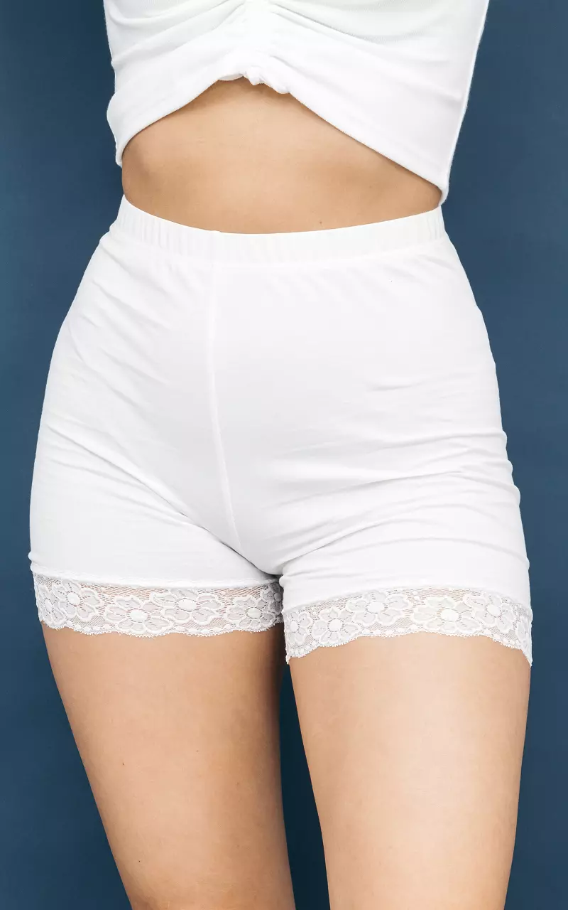 Shorts with lace details White
