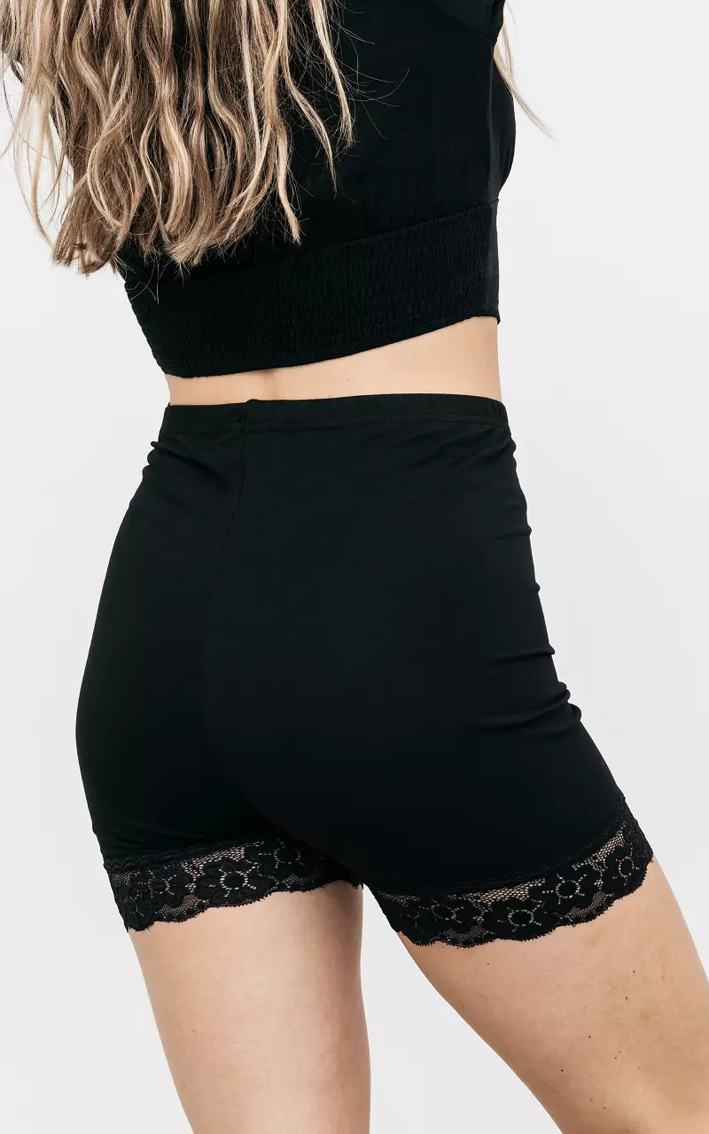 Shorts with lace details Black