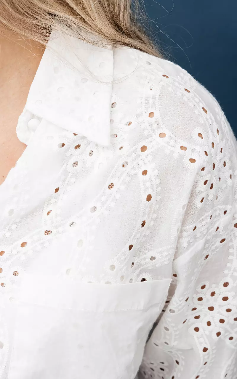 Embroidered blouse with breast-pocket White