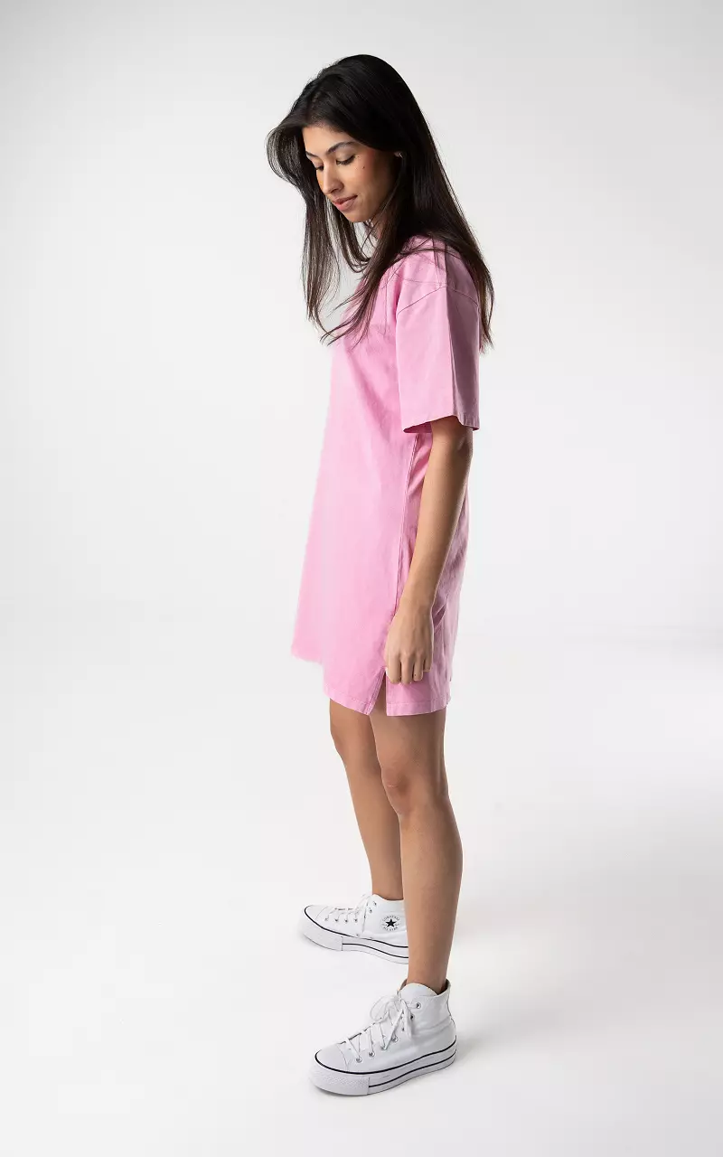 T-shirt jurk met 'be humble' borduursel Roze