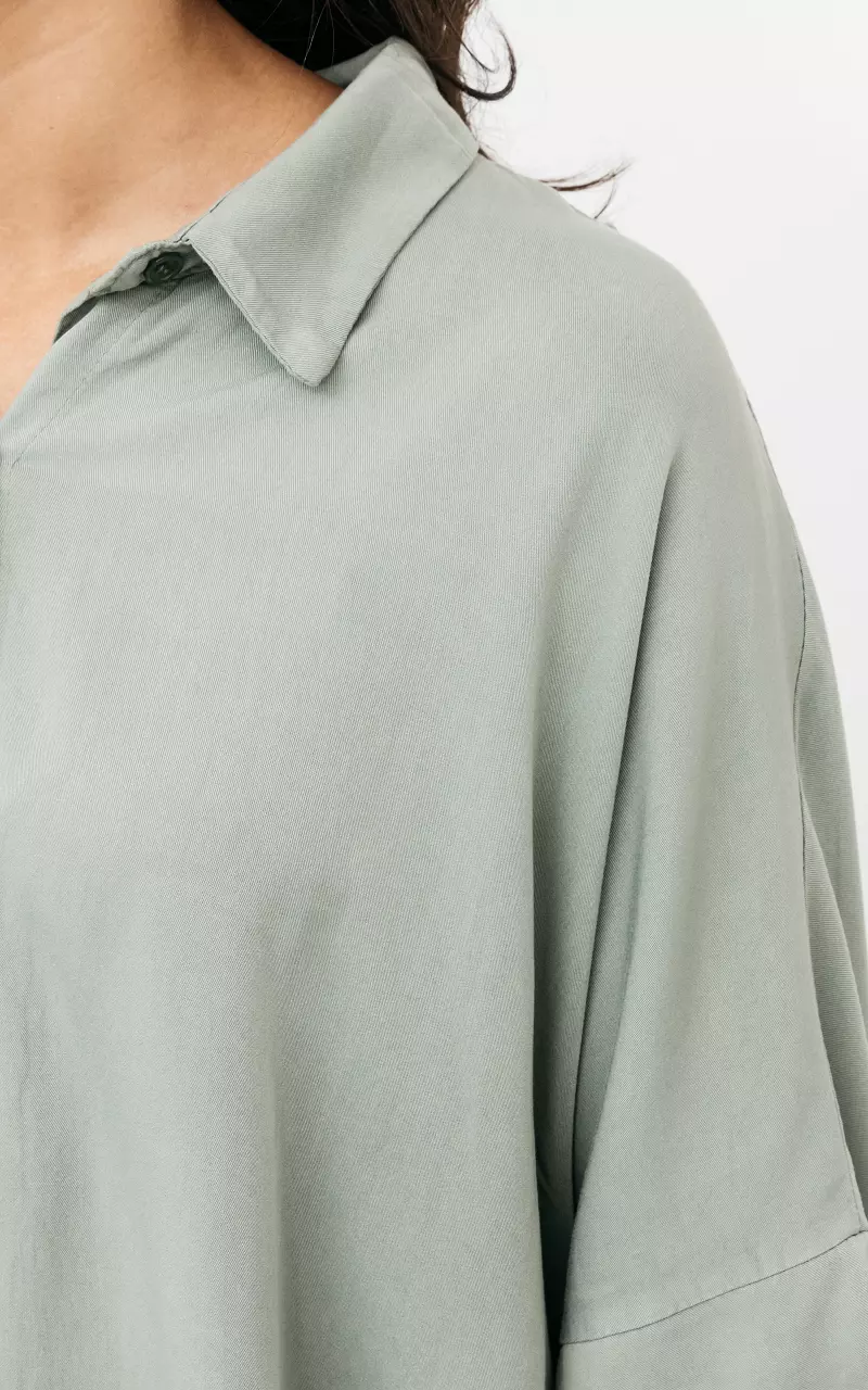 Oversized blouse with buttons Mint