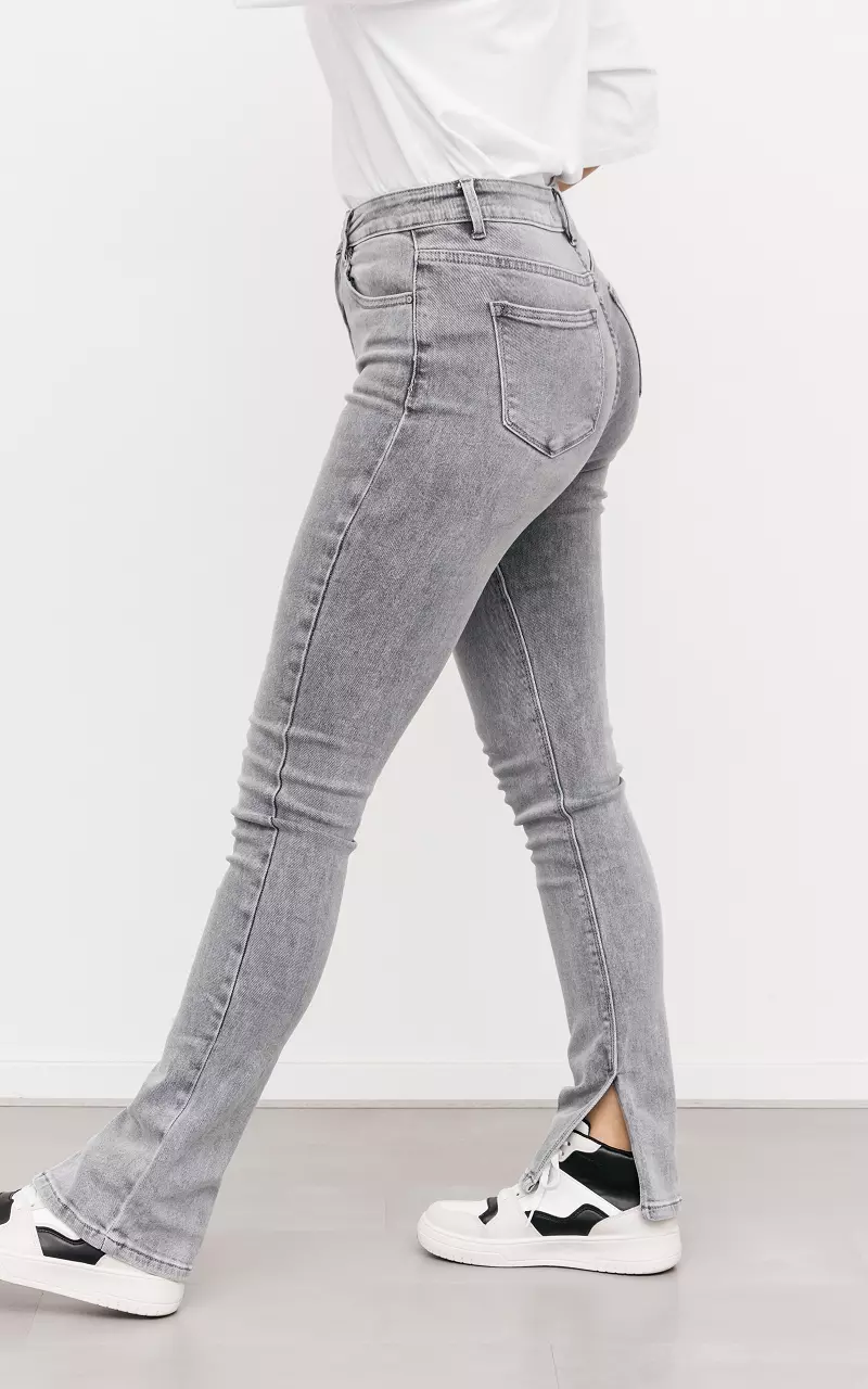 High Waist Jeans mit Seitenschlitz Grau