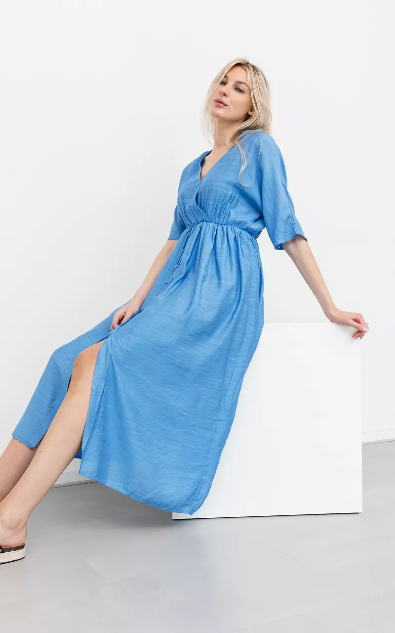 Midi dress with v-neck Blue