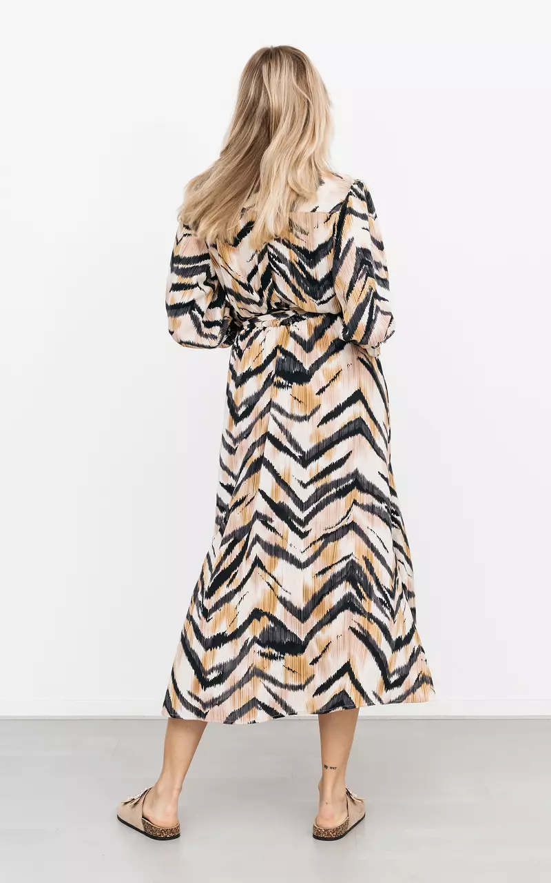 V-neck dress with waist tie Black Brown