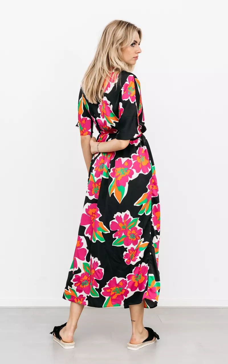 Maxi Kleid mit floralem Muster Schwarz Pink