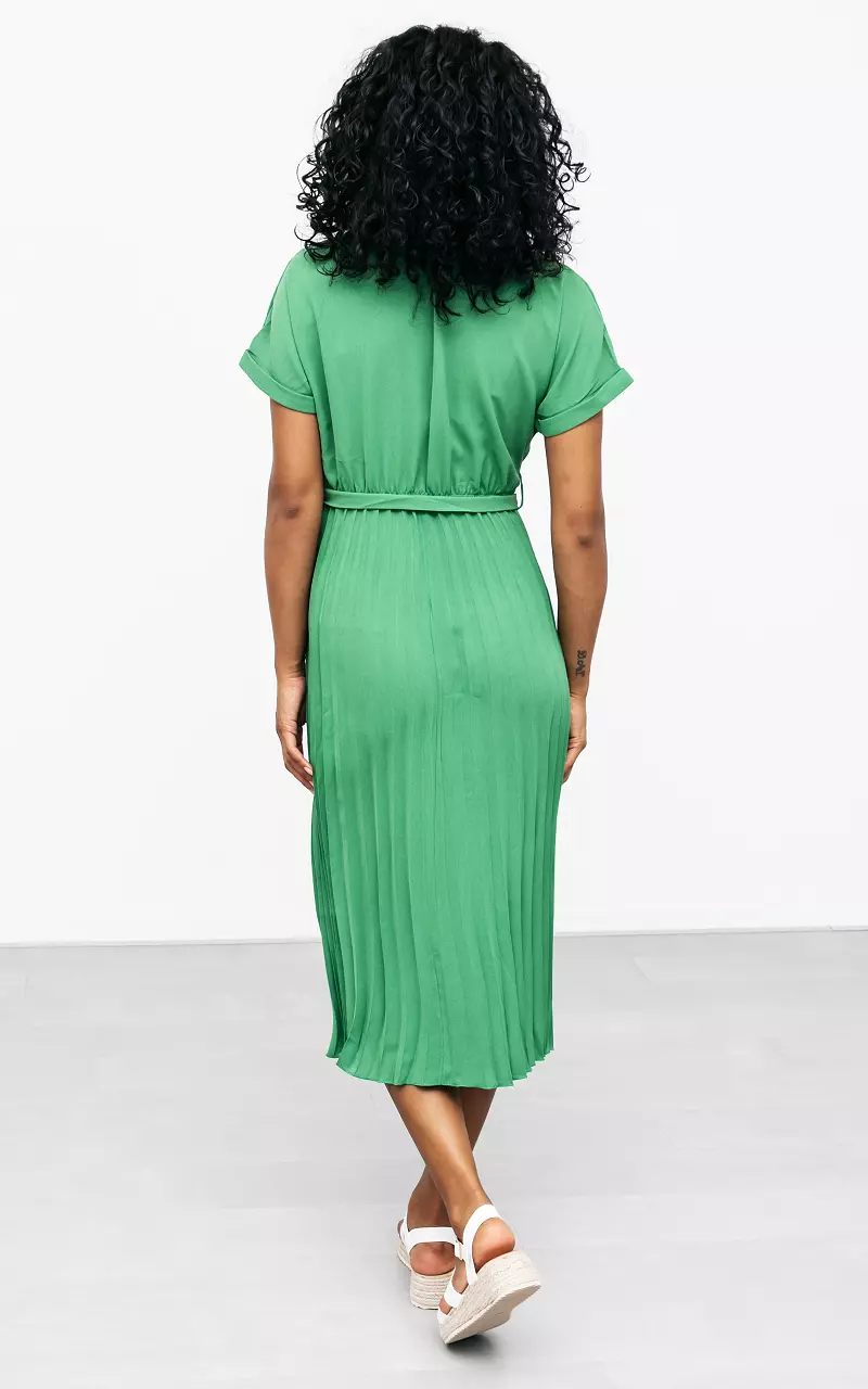 Pleated dress with waist tie Green