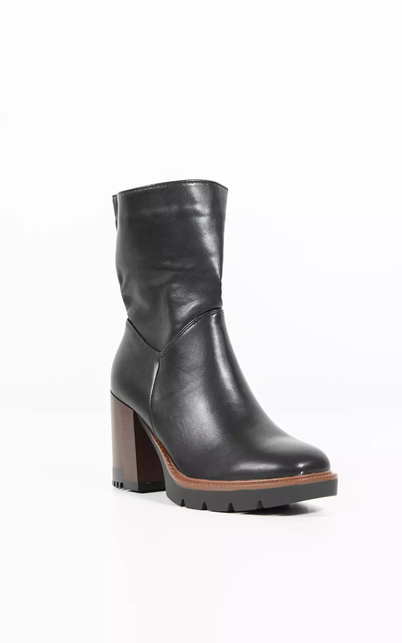 Leather look boots Black