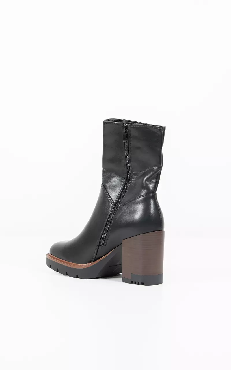 Leather look boots Black